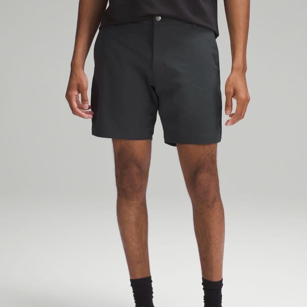Lululemon Men’s ABC classic commission shorts 7” obsidian black 36”. Pre owned